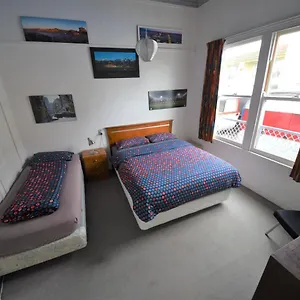  Hostel Funky Green Voyager Backpackers